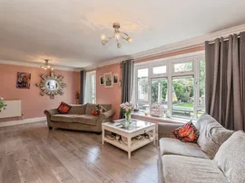 Gillam Way, Rainham thumb 3