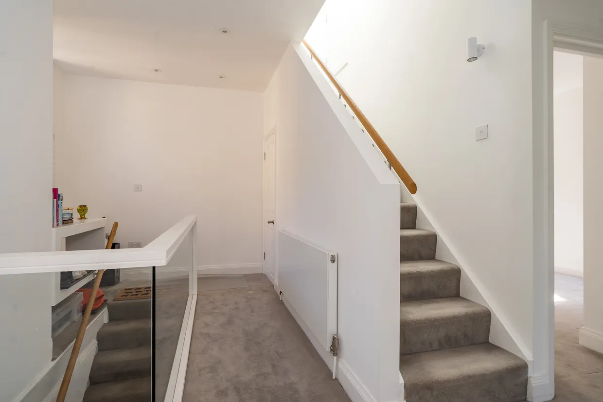 Granville Gardens, Ealing, W5 photo 11