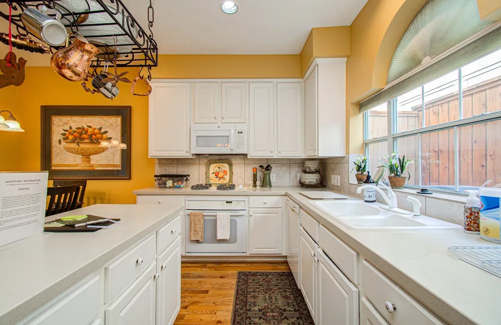 2214 W Holcombe Blvd, Houston, TX 77030