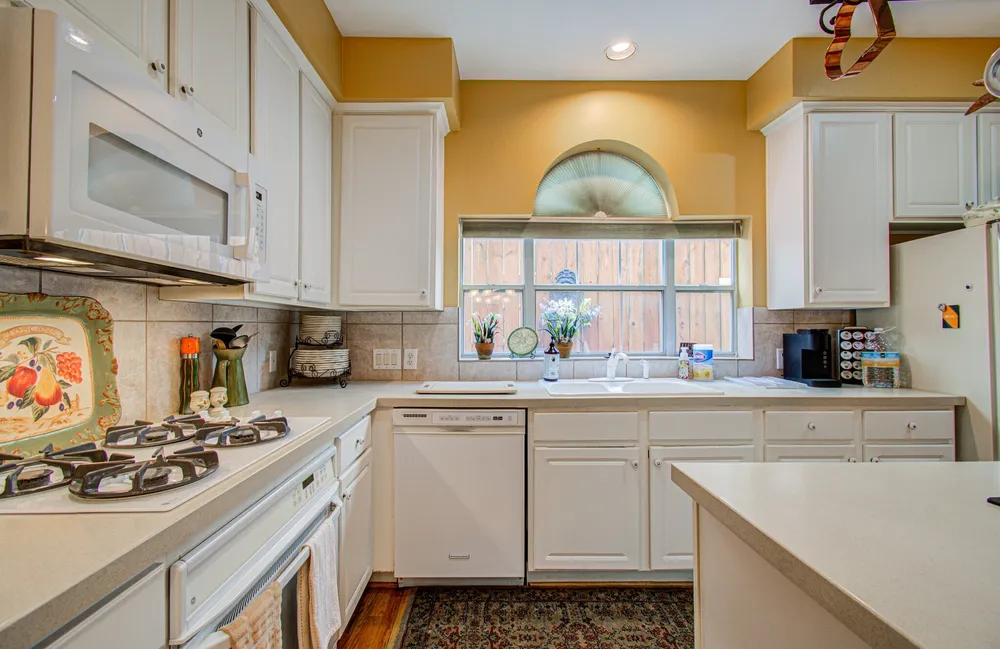 2214 W Holcombe Blvd, Houston, TX 77030