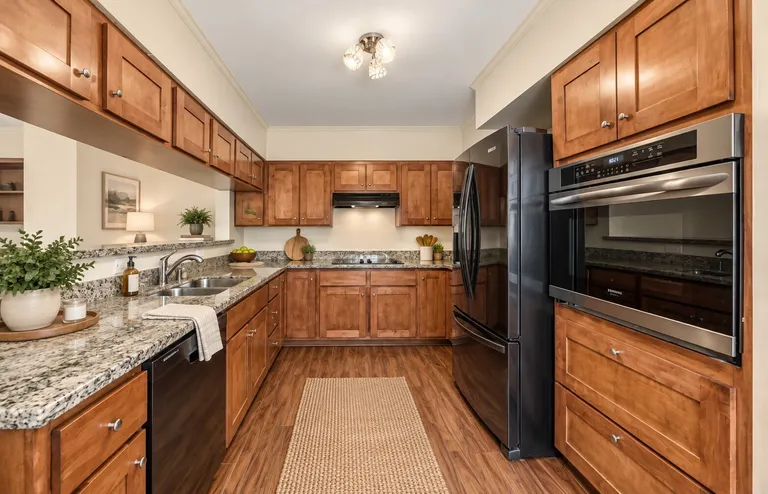 96 Burress St, Houston, TX 77022