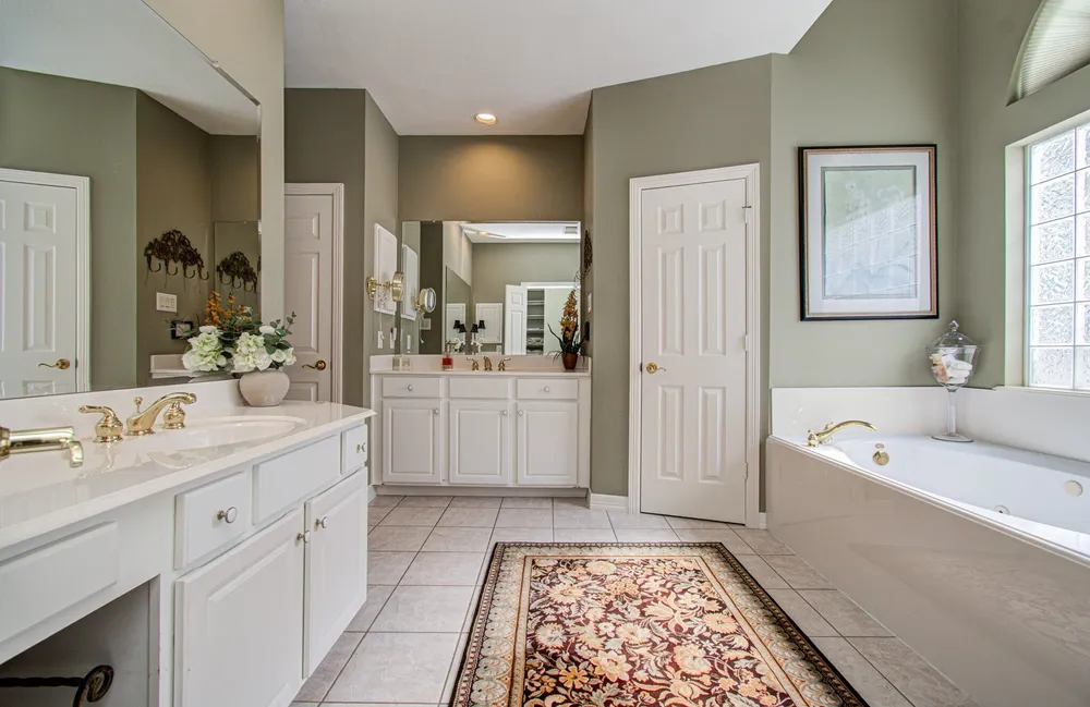 2214 W Holcombe Blvd, Houston, TX 77030