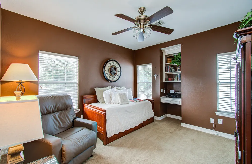 2214 W Holcombe Blvd, Houston, TX 77030