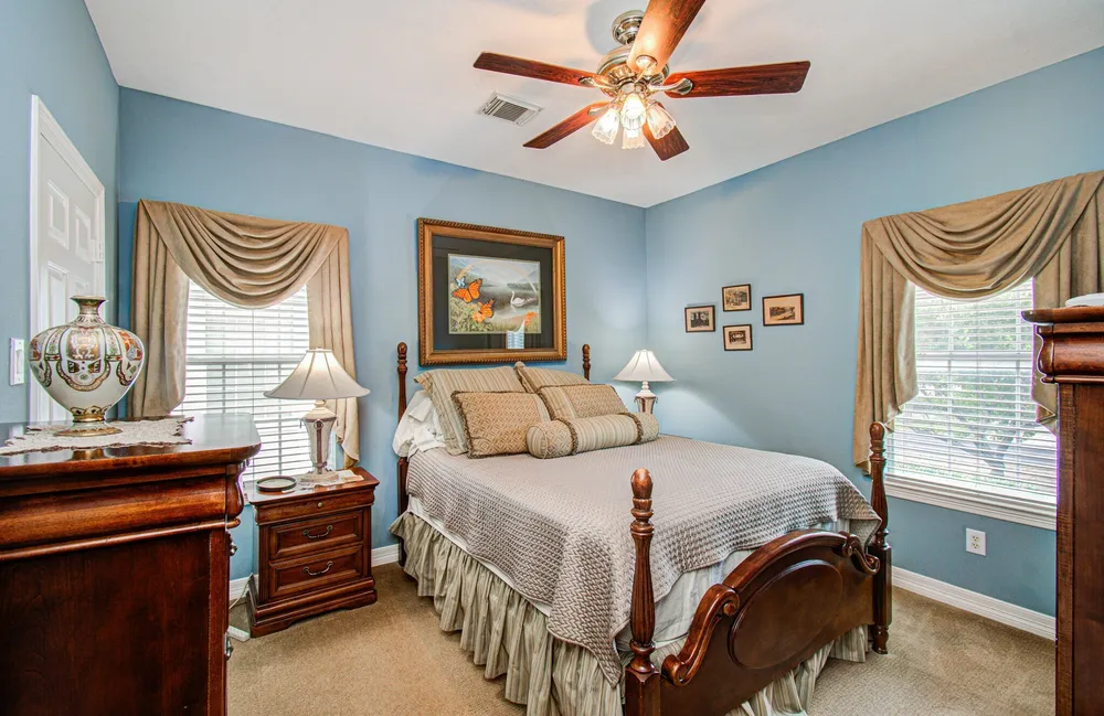 2214 W Holcombe Blvd, Houston, TX 77030