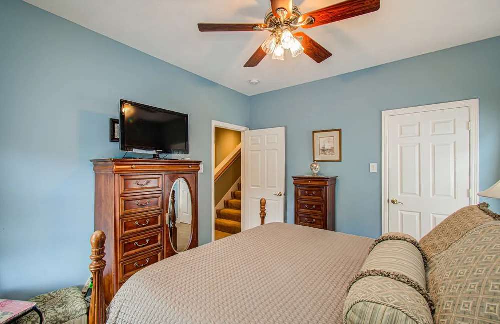 2214 W Holcombe Blvd, Houston, TX 77030