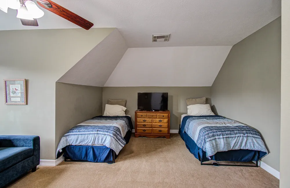 2214 W Holcombe Blvd, Houston, TX 77030