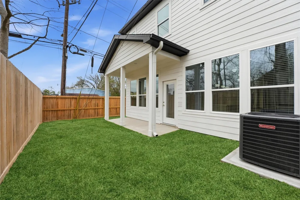 2825 De Soto St, Houston, TX 77091