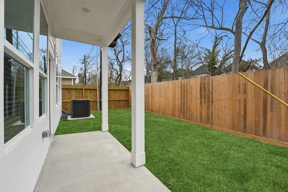 2825 De Soto St, Houston, TX 77091