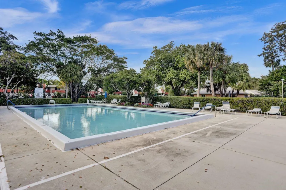 808 Cypress Blvd, Pompano Beach, FL 33069