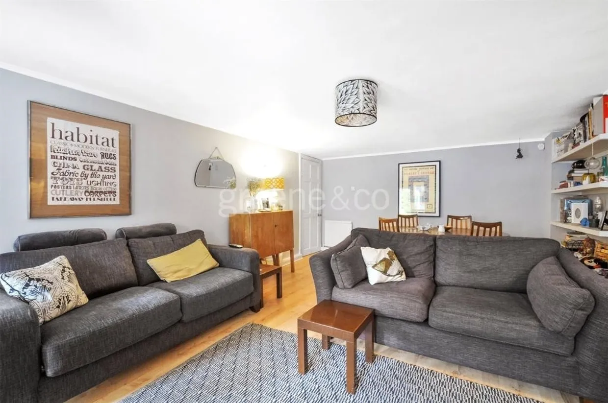 Stapleton Hall Road London N4 photo 1