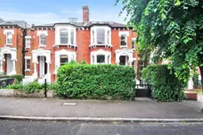 Stapleton Hall Road London N4 photo 3