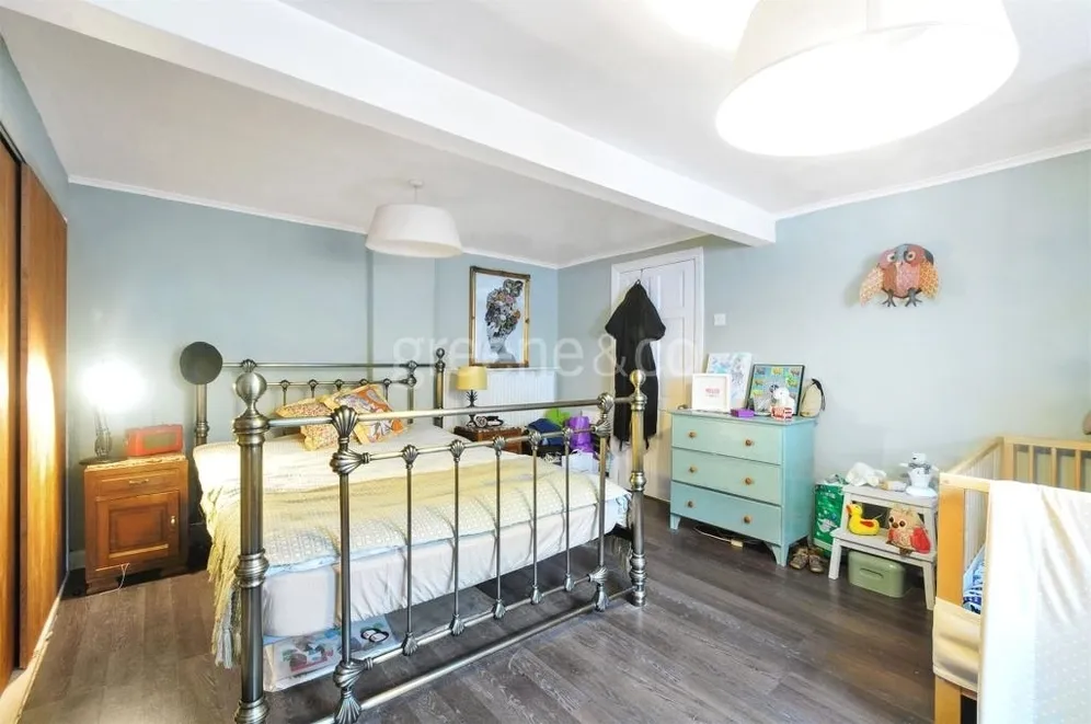 Stapleton Hall Road London N4 photo 7