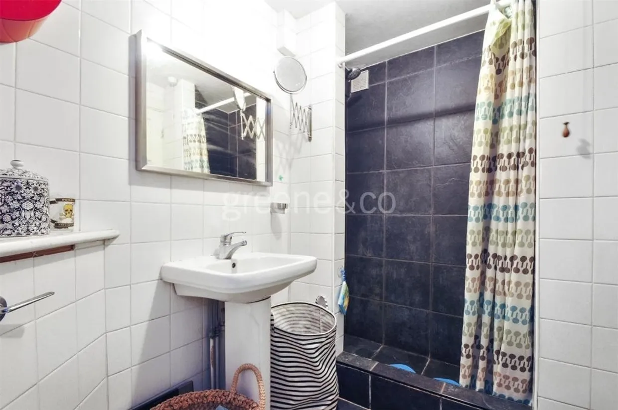 Stapleton Hall Road London N4 photo 8