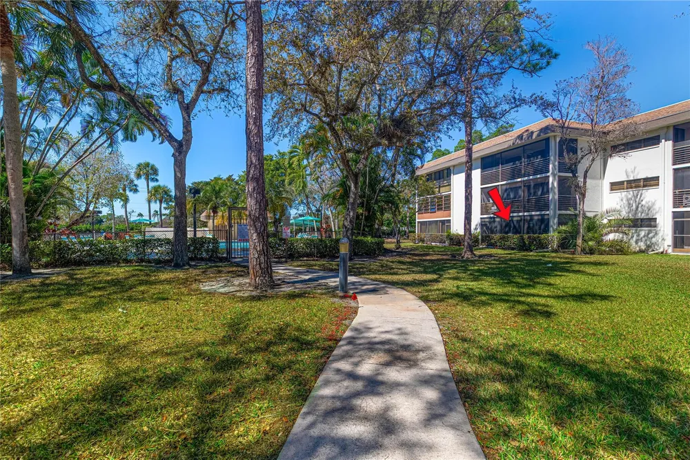 7653 NW 79th Ave, Tamarac, FL 33321