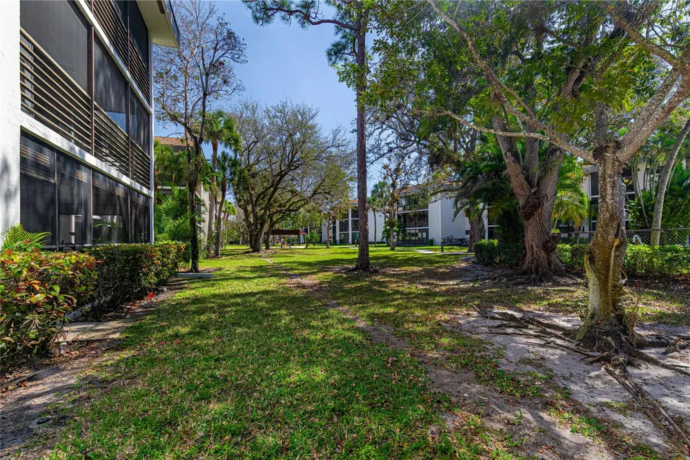 7653 NW 79th Ave, Tamarac, FL 33321