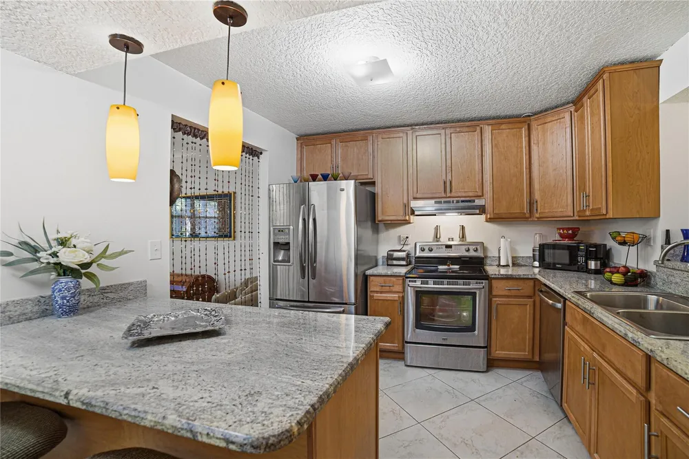 7653 NW 79th Ave, Tamarac, FL 33321