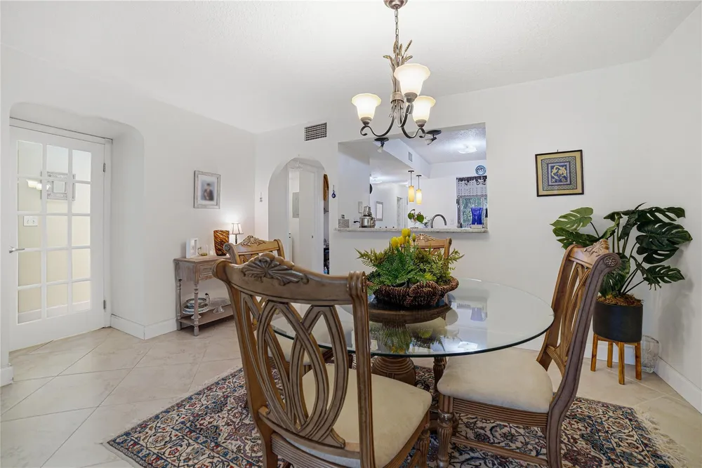 7653 NW 79th Ave, Tamarac, FL 33321