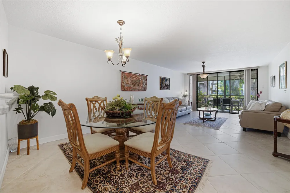 7653 NW 79th Ave, Tamarac, FL 33321