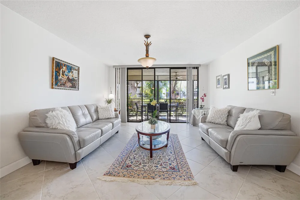 7653 NW 79th Ave, Tamarac, FL 33321