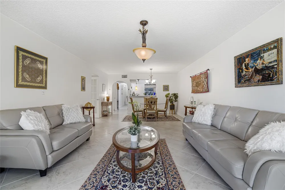 7653 NW 79th Ave, Tamarac, FL 33321