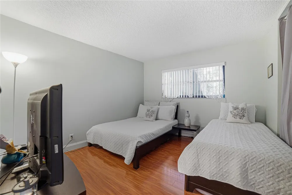 7653 NW 79th Ave, Tamarac, FL 33321