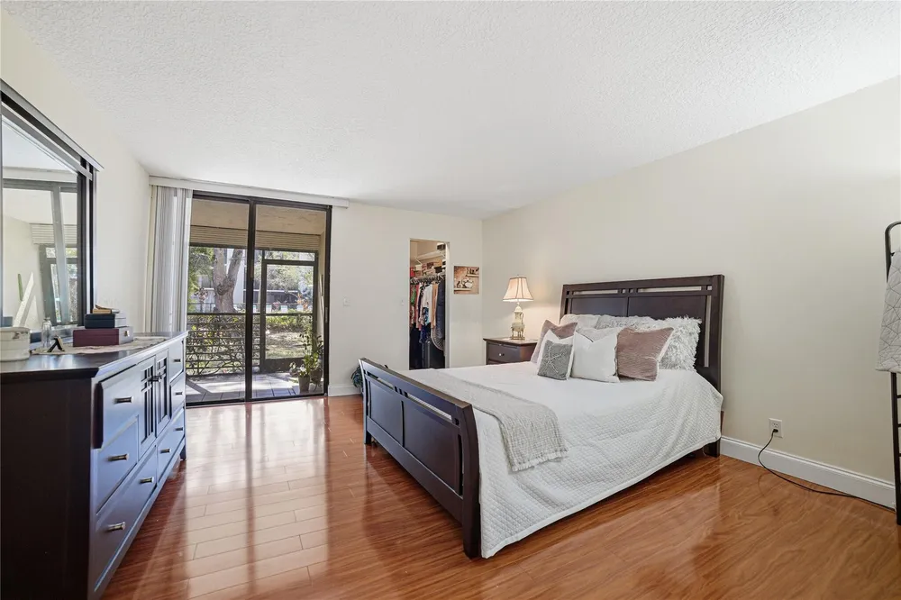 7653 NW 79th Ave, Tamarac, FL 33321