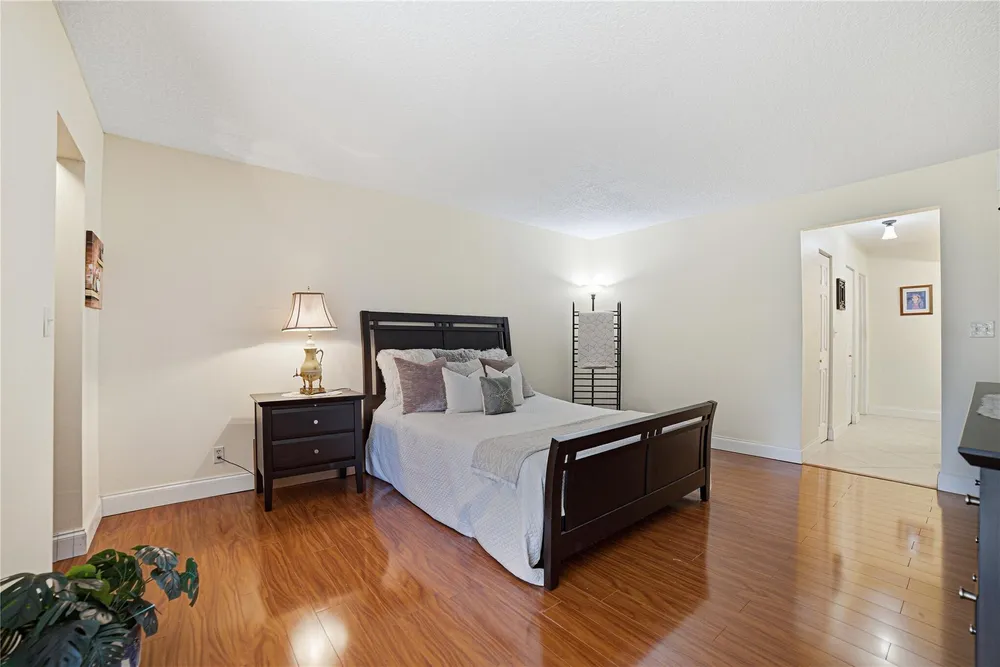 7653 NW 79th Ave, Tamarac, FL 33321