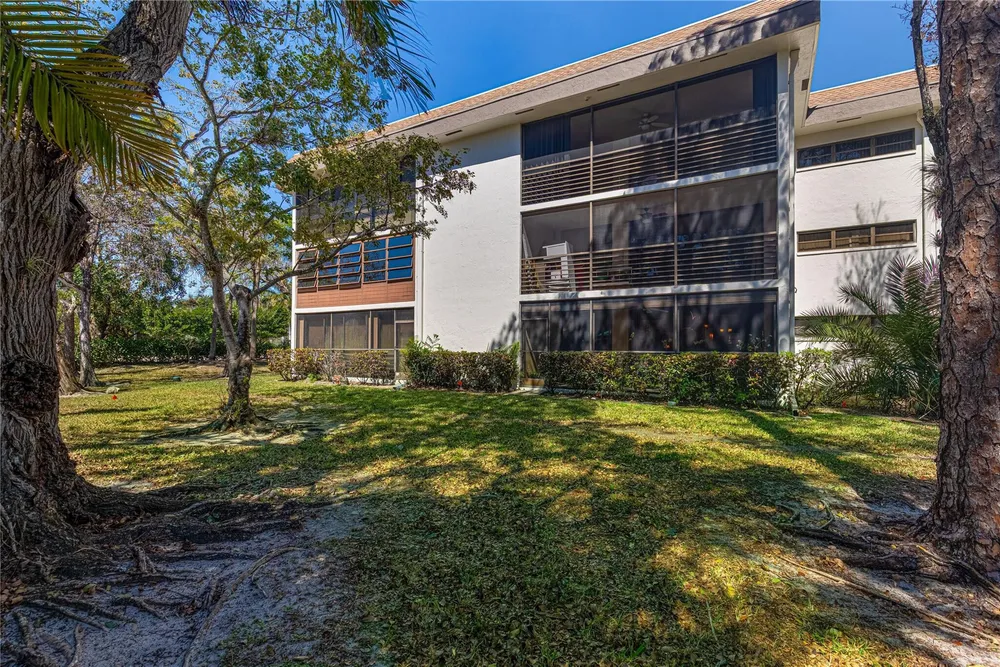 7653 NW 79th Ave, Tamarac, FL 33321