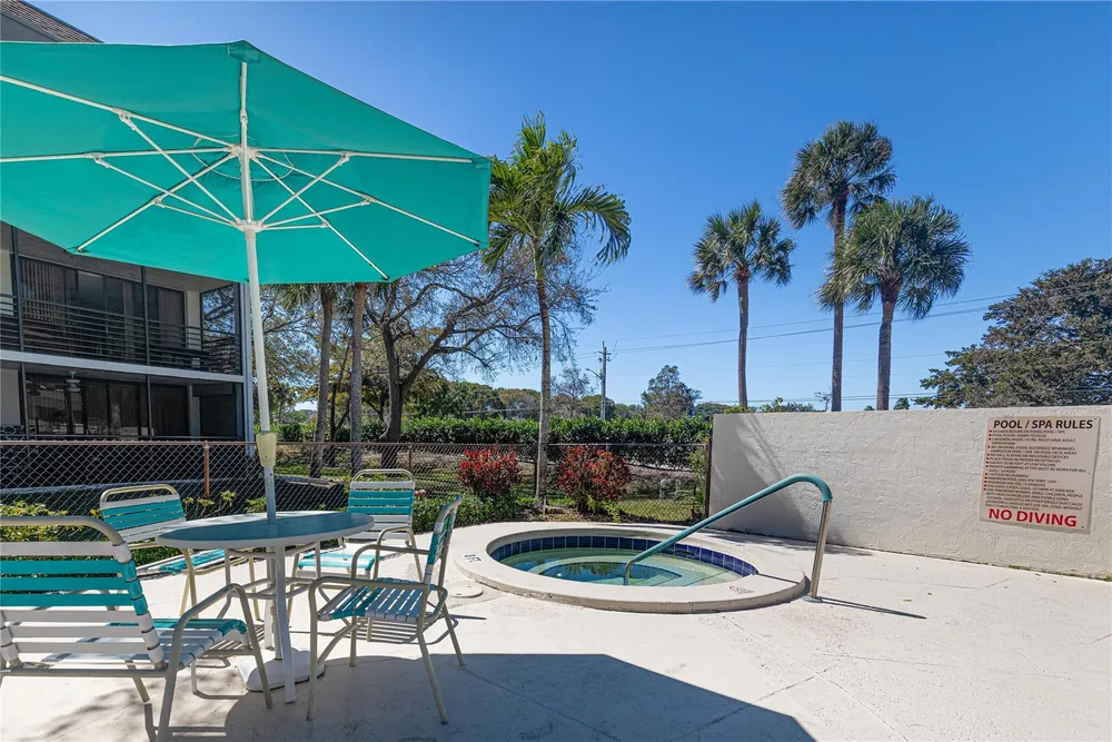 7653 NW 79th Ave, Tamarac, FL 33321