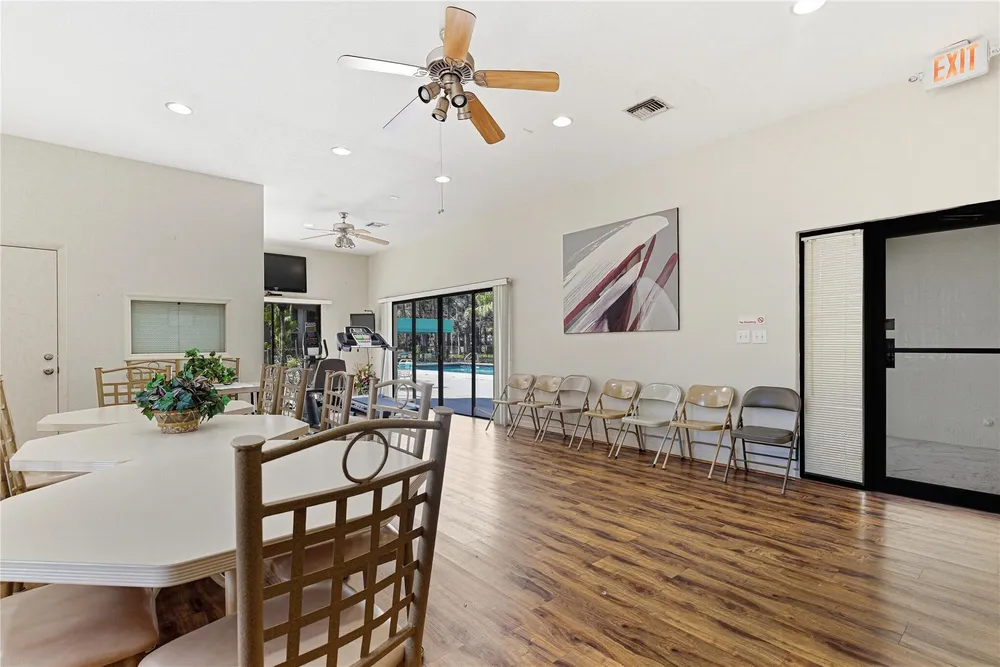 7653 NW 79th Ave, Tamarac, FL 33321