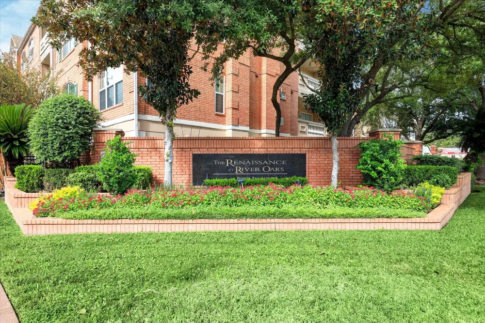 2100 Welch St, Houston, TX 77019