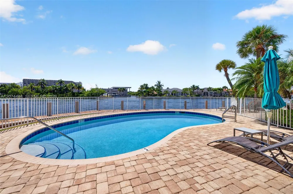 1705 N Riverside Dr, Pompano Beach, FL 33062