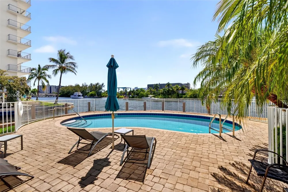 1705 N Riverside Dr, Pompano Beach, FL 33062