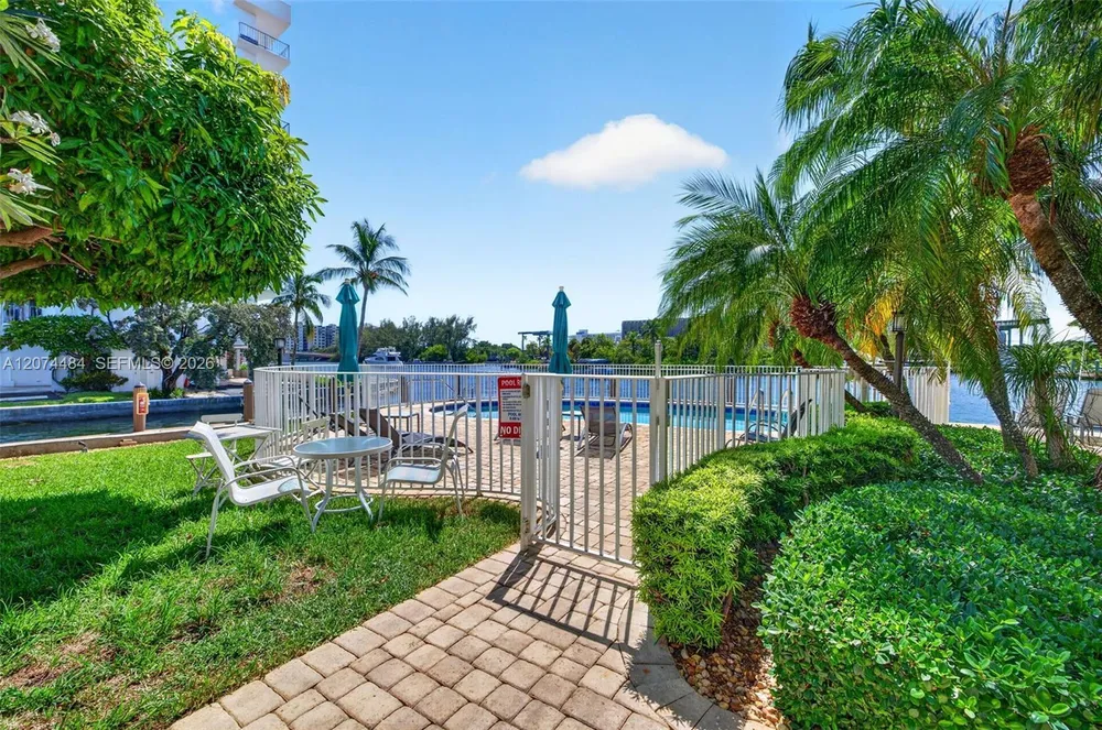 1705 N Riverside Dr, Pompano Beach, FL 33062