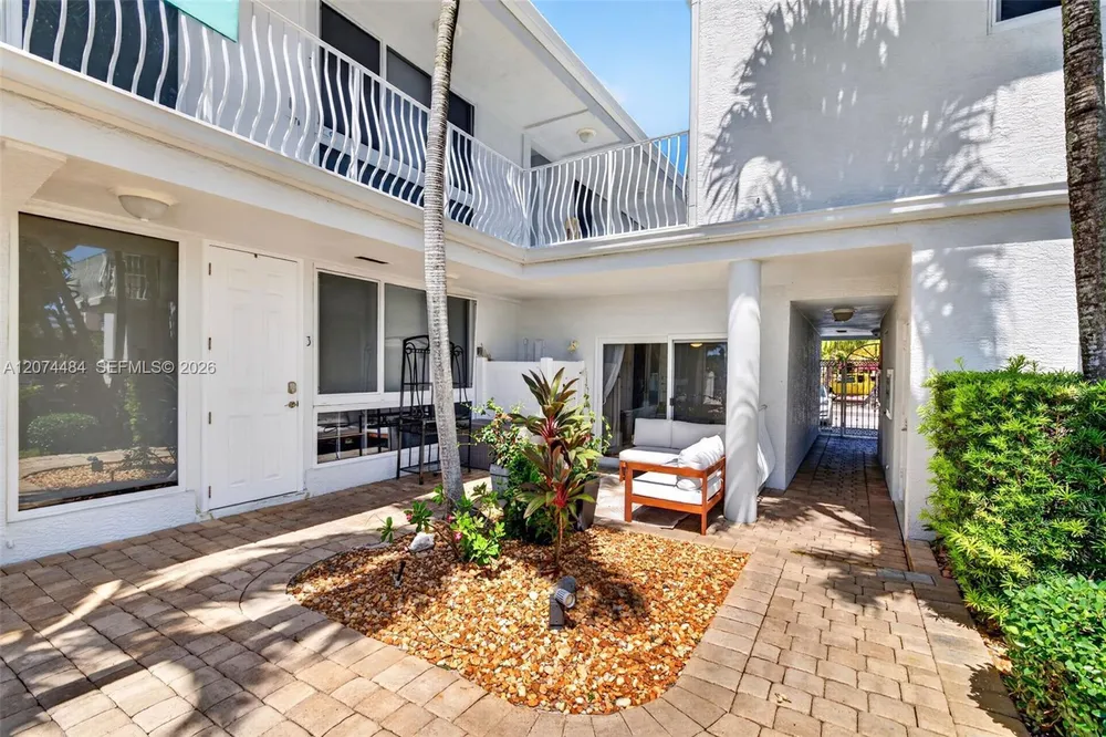 1705 N Riverside Dr, Pompano Beach, FL 33062