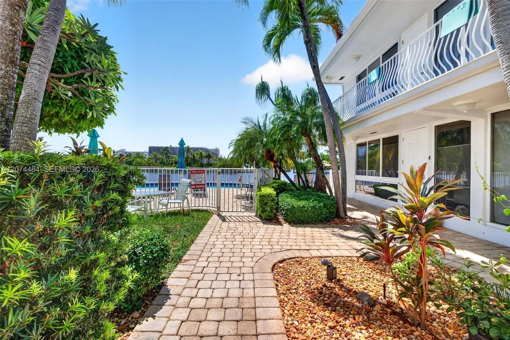 1705 N Riverside Dr, Pompano Beach, FL 33062