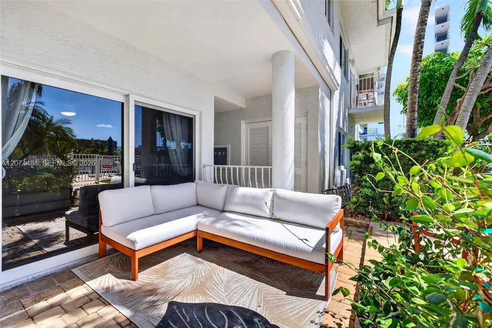 1705 N Riverside Dr, Pompano Beach, FL 33062