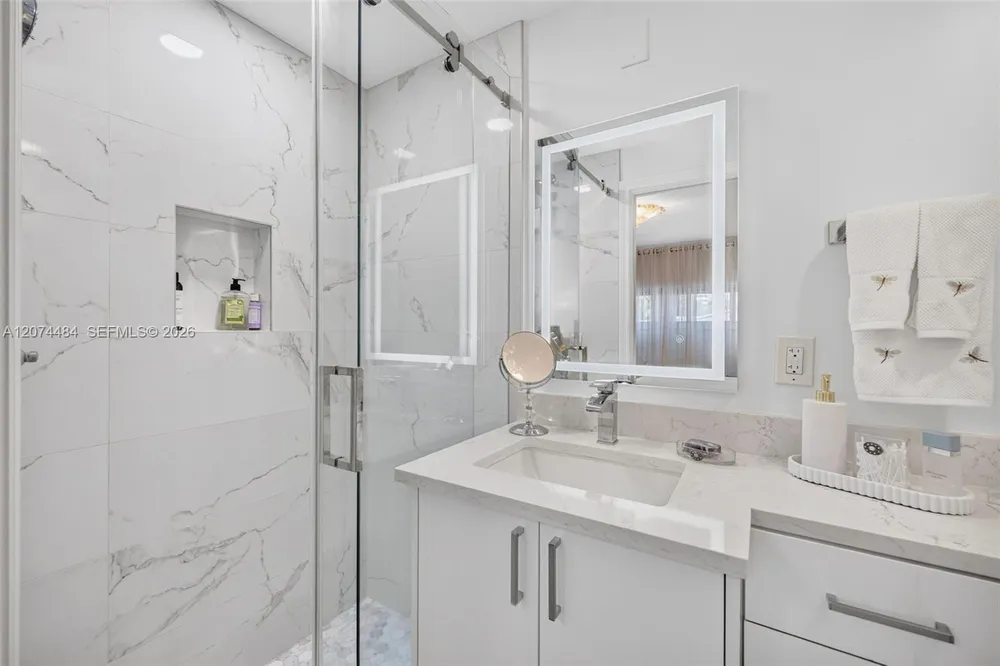 1705 N Riverside Dr, Pompano Beach, FL 33062