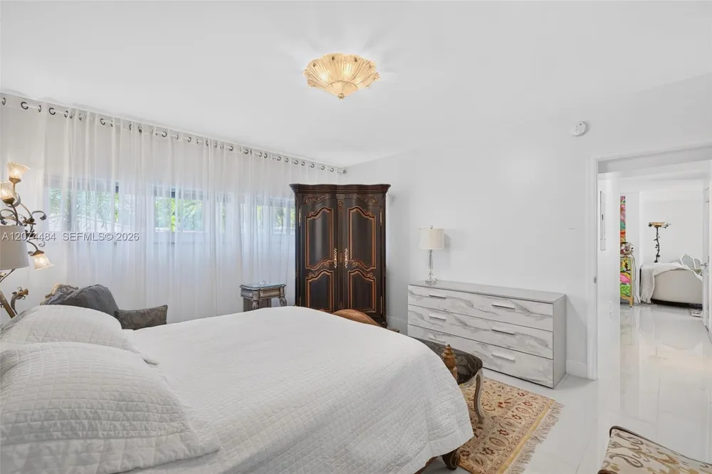 1705 N Riverside Dr, Pompano Beach, FL 33062
