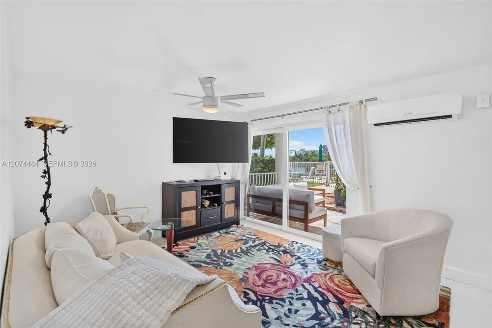 1705 N Riverside Dr, Pompano Beach, FL 33062