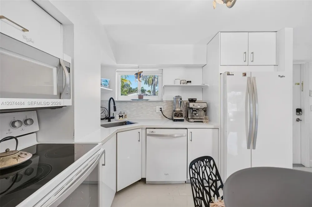 1705 N Riverside Dr, Pompano Beach, FL 33062