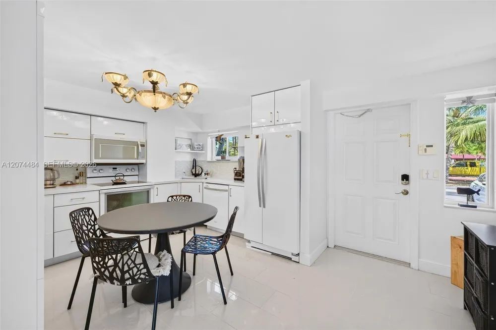 1705 N Riverside Dr, Pompano Beach, FL 33062