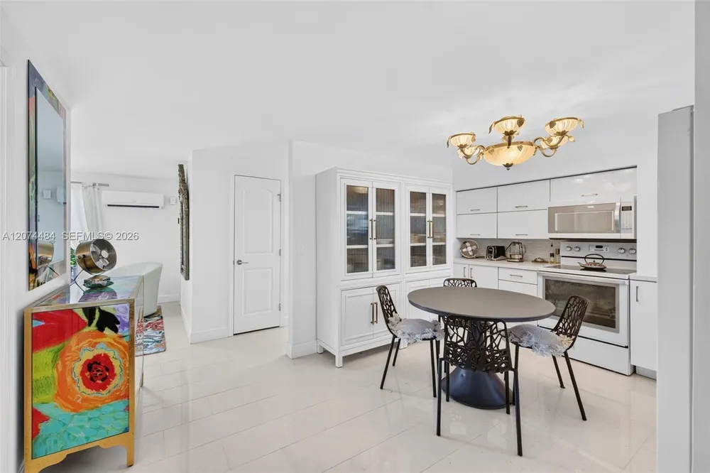 1705 N Riverside Dr, Pompano Beach, FL 33062
