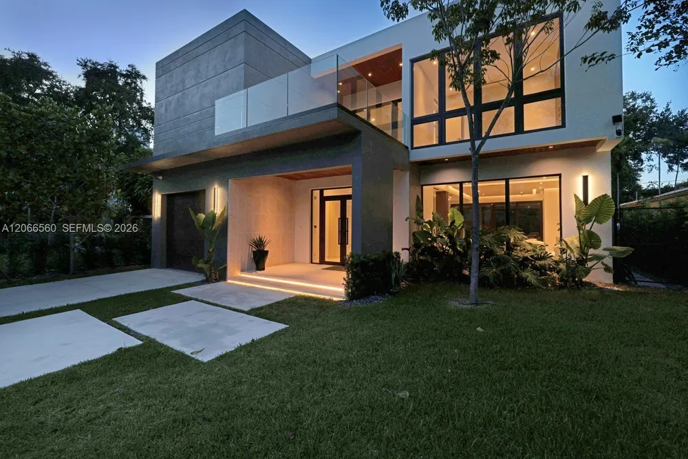 685 NE 81st St, Miami, FL 33138