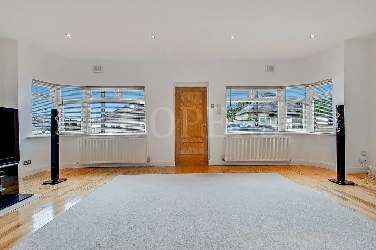 Kinloch Drive, London, NW9