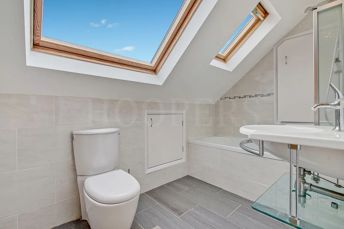Kinloch Drive, London, NW9
