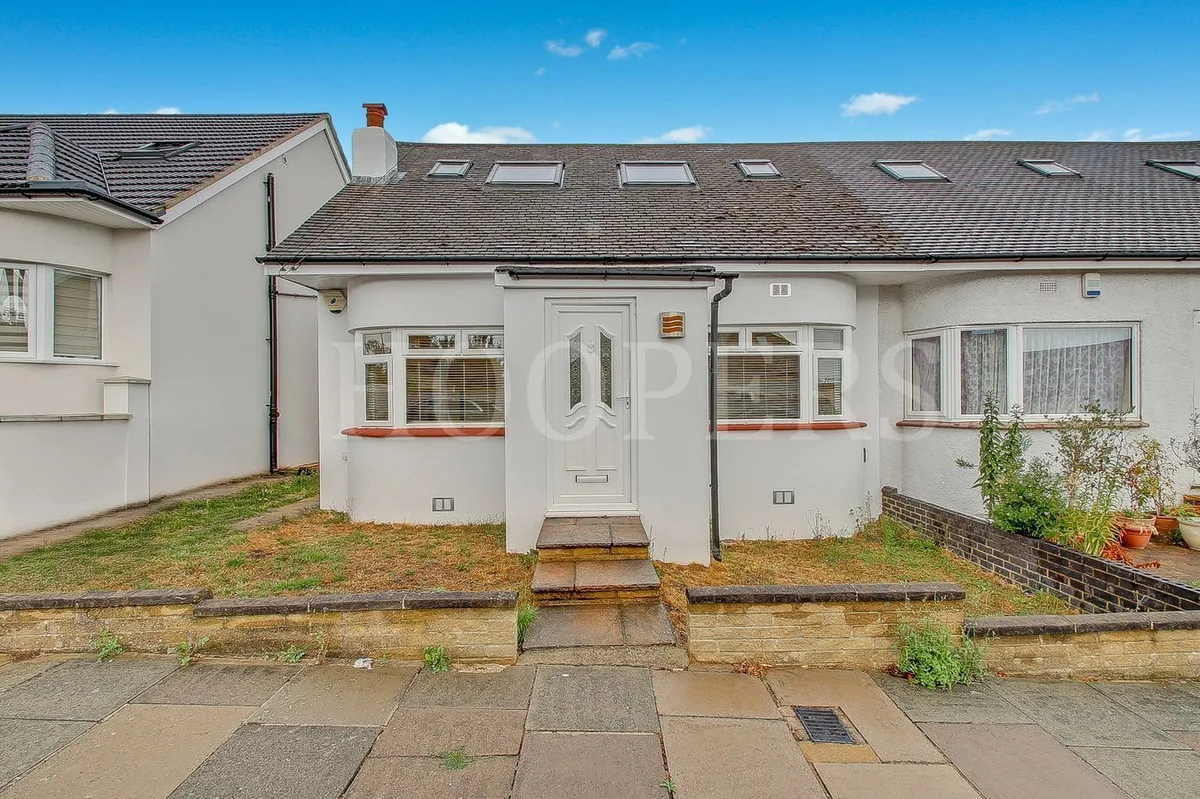 Kinloch Drive, London, NW9