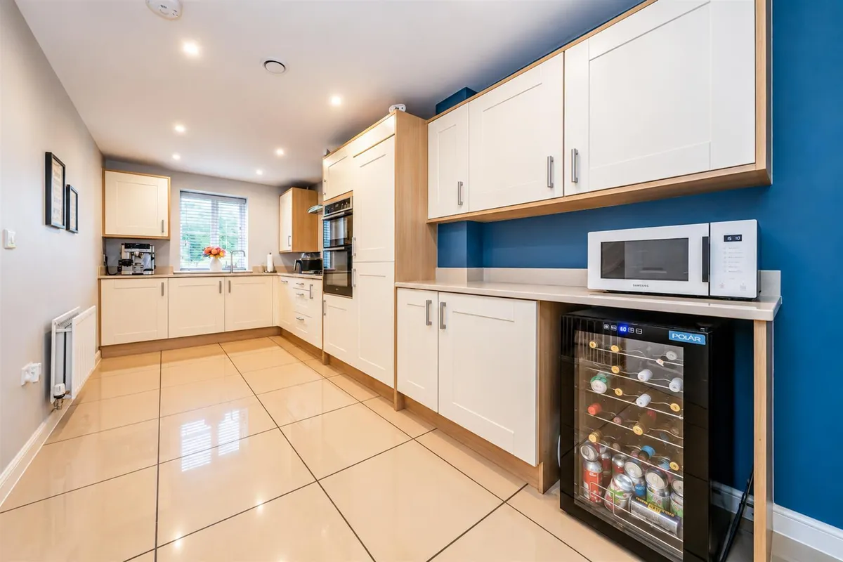 Shearwater Road, Apsley, Hemel Hempstead, Hertfordshire, HP3 0GB