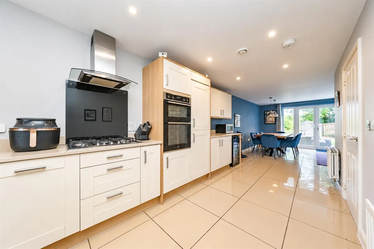 Shearwater Road, Apsley, Hemel Hempstead, Hertfordshire, HP3 0GB