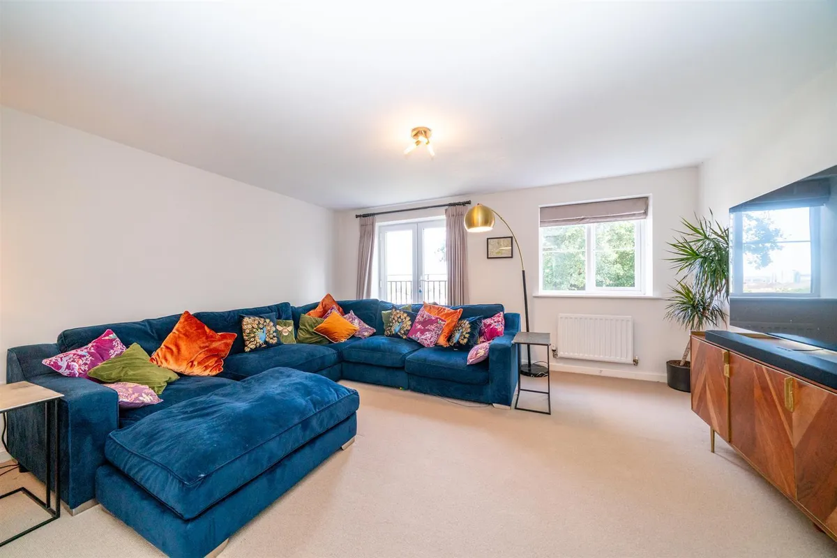 Shearwater Road, Apsley, Hemel Hempstead, Hertfordshire, HP3 0GB
